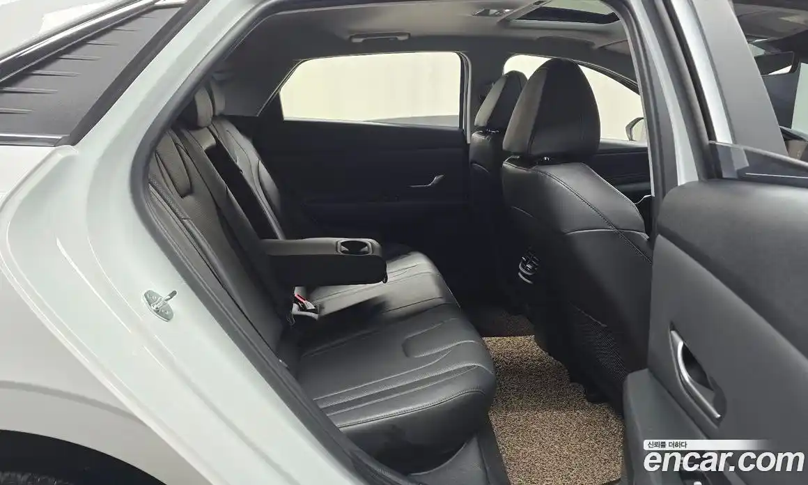 Hyundai Avante 2023 1.6 Автомат в Москве № 109504, фото 16