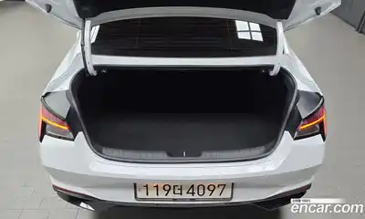 Hyundai Avante 2023 1.6 Автомат в Москве № 109504, миниатюра 4