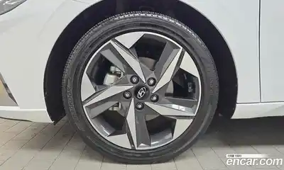 Hyundai Avante 2023 1.6 Автомат в Москве № 109504, миниатюра 5