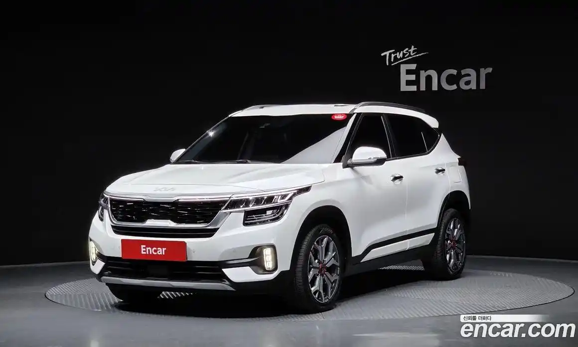 Kia Seltos 2023 1.6 Автомат в Москве № 121600, фото 1