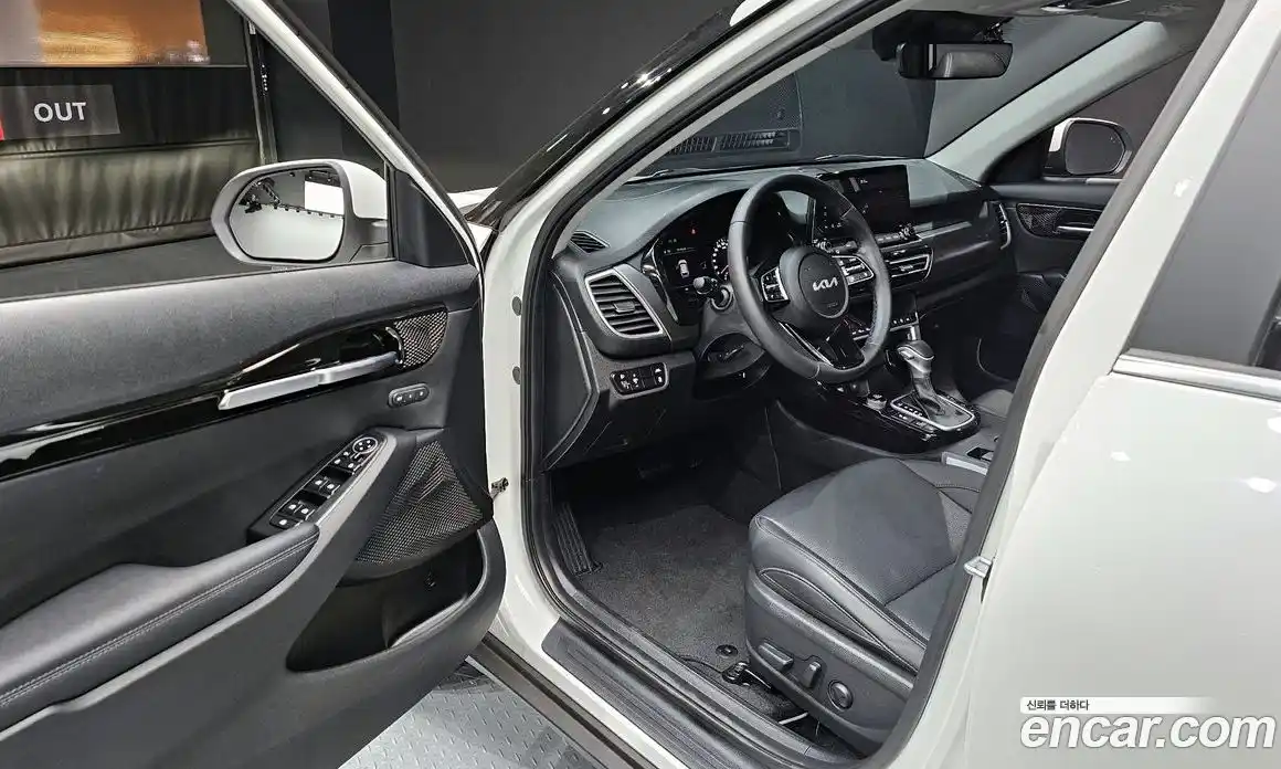 Kia Seltos 2023 1.6 Автомат в Москве № 121600, фото 19