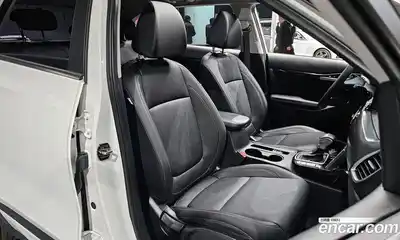 Kia Seltos 2023 1.6 Автомат в Москве № 121600, миниатюра 3