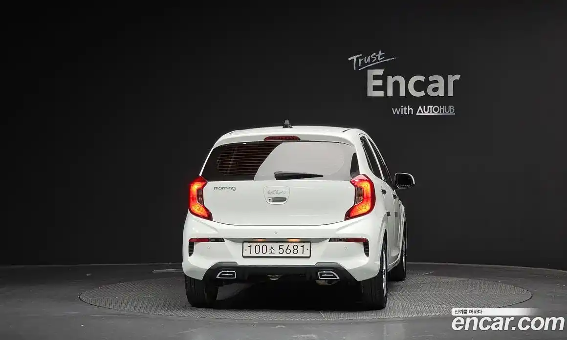 Kia Morning 2022 1.0 Автомат в Москве № 121814, фото 10