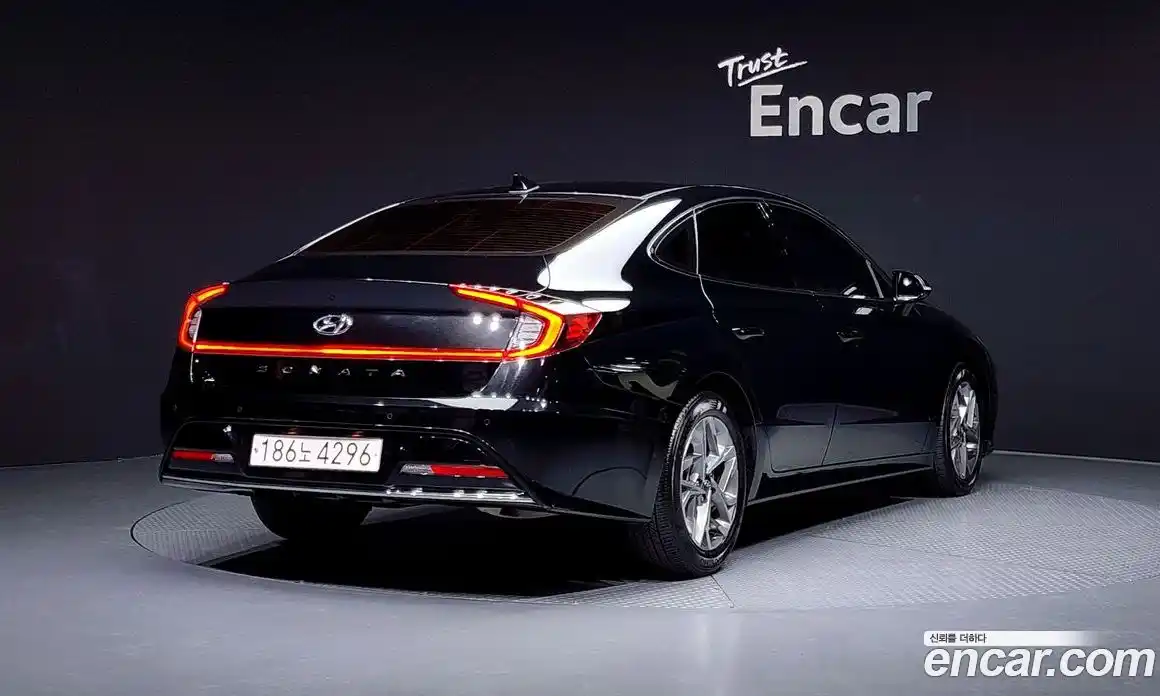 Hyundai Sonata 2022 2.0 Автомат в Москве № 126336, фото 2