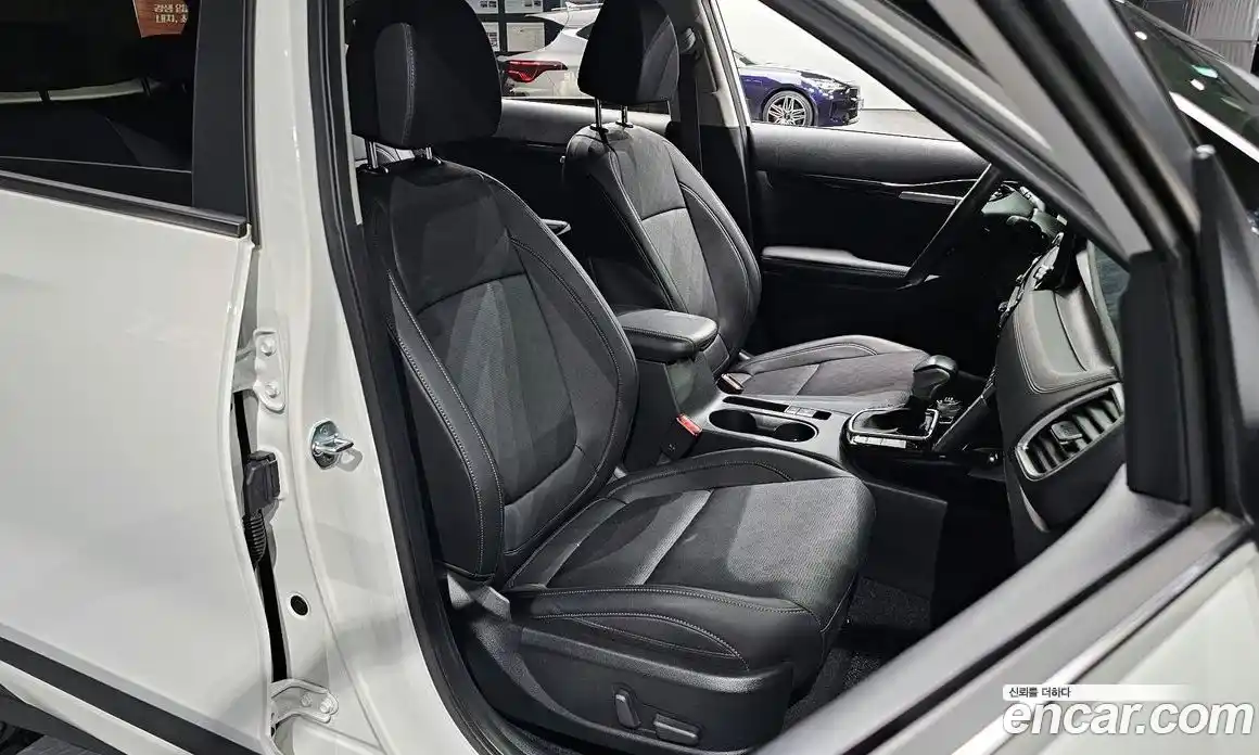 Kia Seltos 2023 1.6 Автомат в Москве № 128240, фото 2