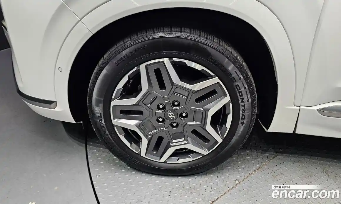 Hyundai Santa Fe 2023 1.6 Автомат в Москве № 130089, фото 11