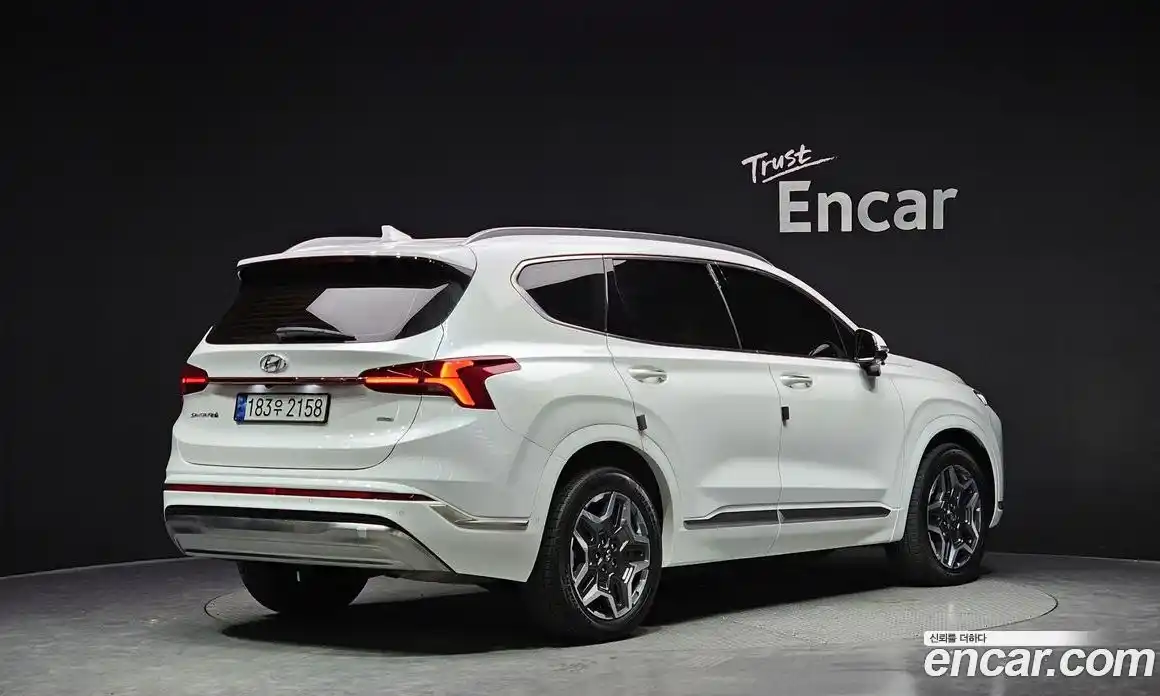 Hyundai Santa Fe 2023 1.6 Автомат в Москве № 130089, фото 18