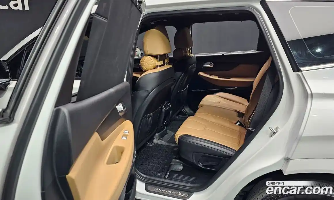 Hyundai Santa Fe 2023 1.6 Автомат в Москве № 130089, фото 3