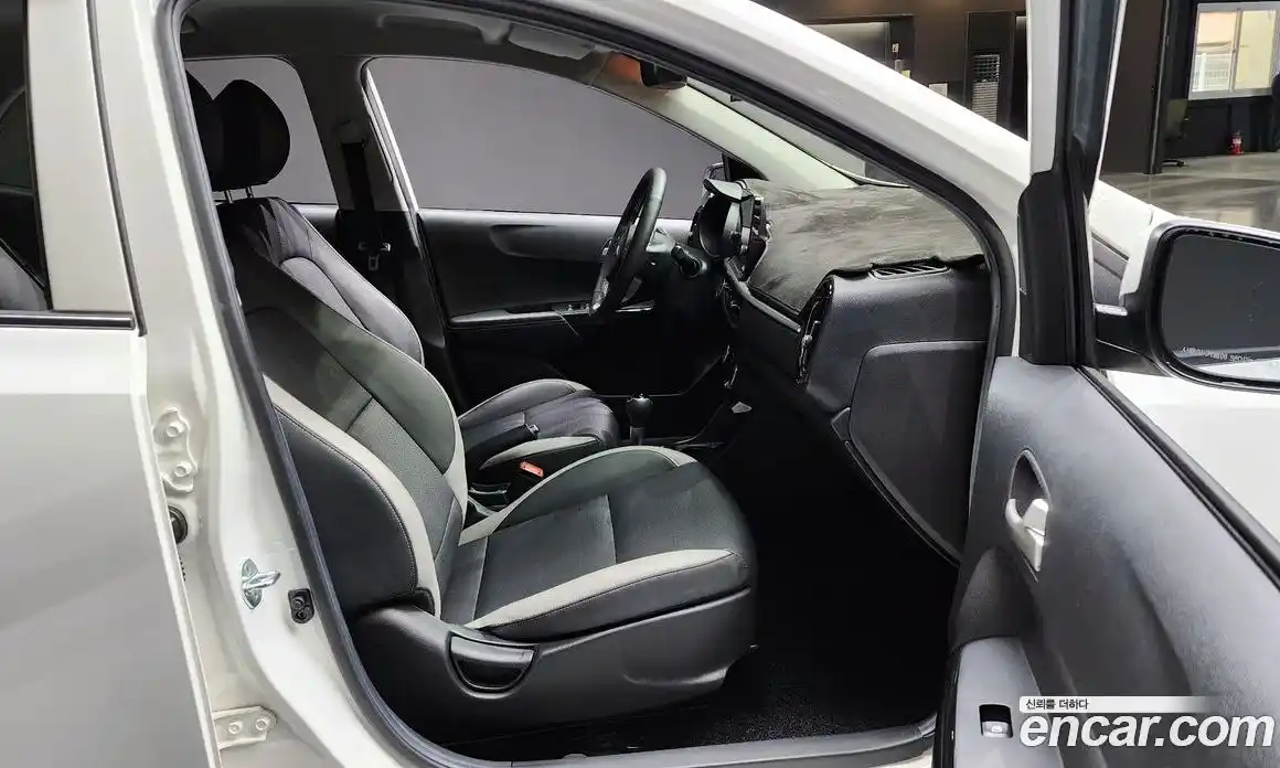 Kia Morning 2021 1.0 Автомат в Москве № 132491, фото 19