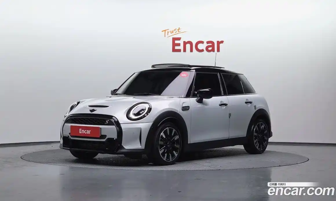 Mini Cooper 2023 2.0 Автомат в Москве № 136648, фото 12