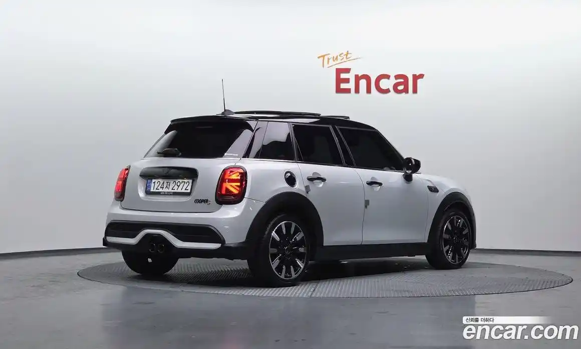 Mini Cooper 2023 2.0 Автомат в Москве № 136648, фото 13