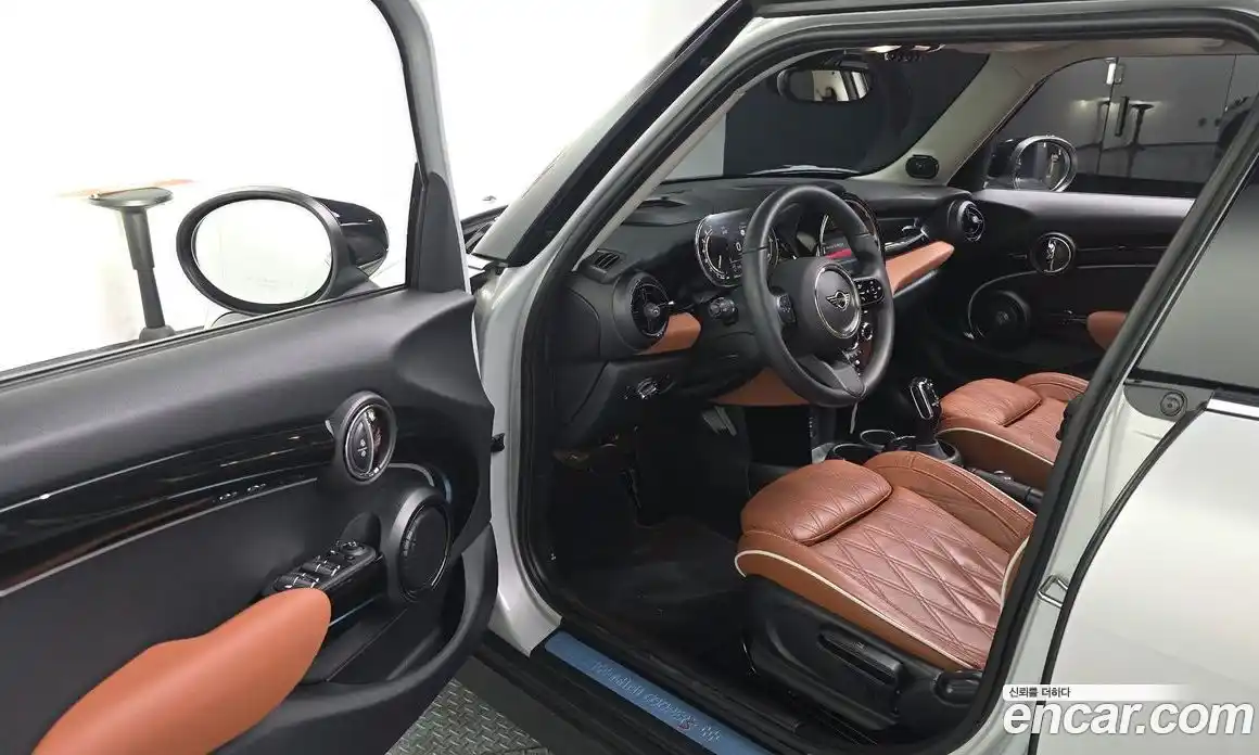 Mini Cooper 2023 2.0 Автомат в Москве № 136648, фото 14