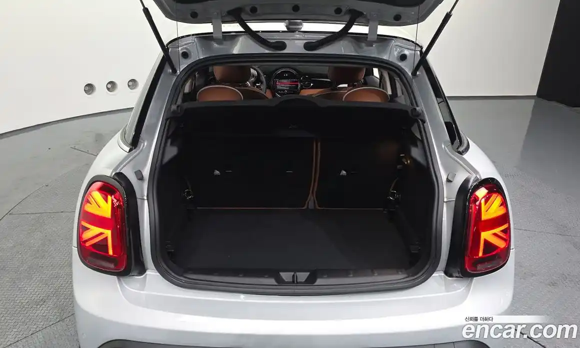 Mini Cooper 2023 2.0 Автомат в Москве № 136648, фото 5