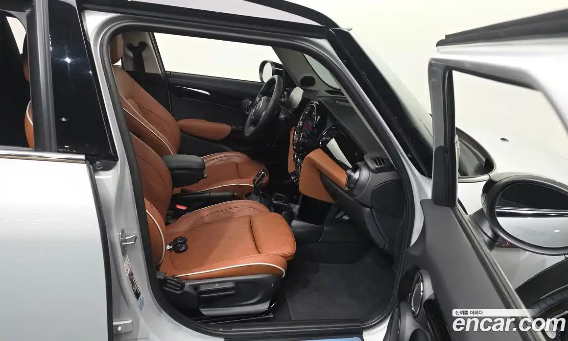 Mini Cooper 2023 2.0 Автомат в Москве № 136648, фото 7