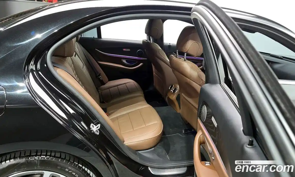 Mercedes-Benz E-Class 2023 2.0 Автомат в Москве № 139245, фото 4