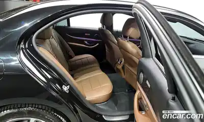 Mercedes-Benz E-Class 2023 2.0 Автомат в Москве № 139245, миниатюра 4