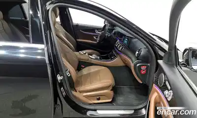 Mercedes-Benz E-Class 2023 2.0 Автомат в Москве № 139245, миниатюра 9