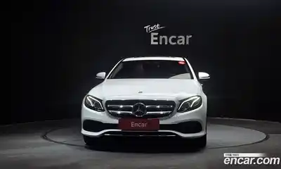 Mercedes-Benz E-Class 2018 2.0 Автомат в Москве № 160352, миниатюра 3