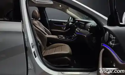 Mercedes-Benz E-Class 2018 2.0 Автомат в Москве № 160352, миниатюра 10