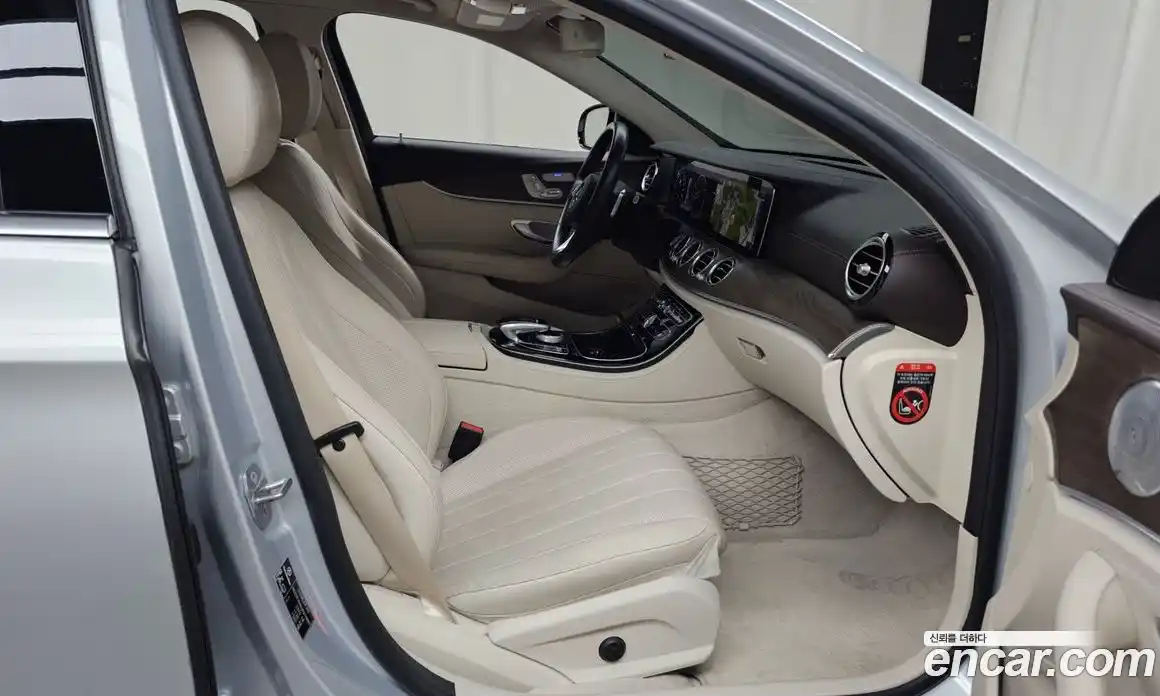 Mercedes-Benz E-Class 2018 2.0 Автомат в Москве № 160649, фото 11