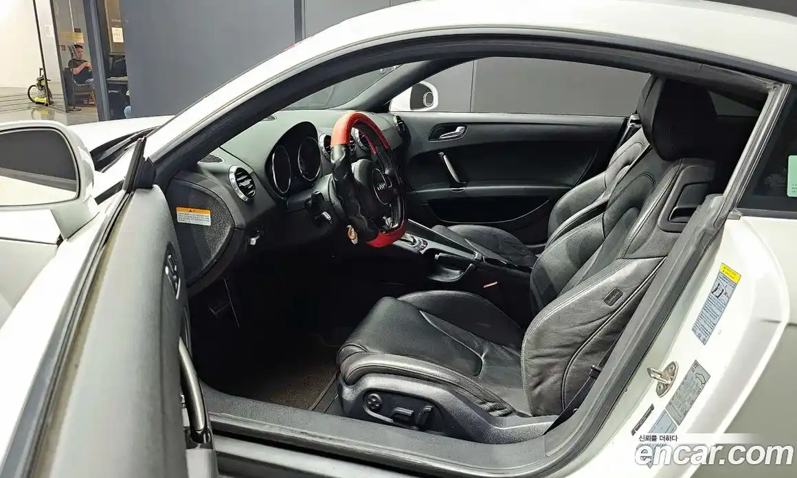 Audi TT 2012 2.0 Автомат в Москве № 160811, фото 10