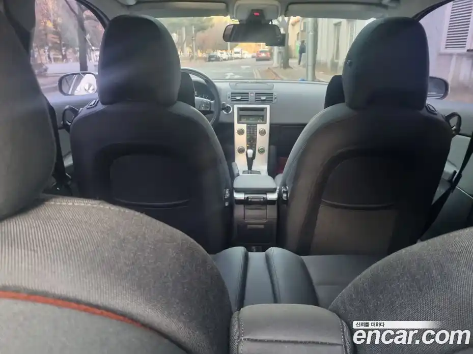 Volvo C30 2010 2.4 Автомат в Москве № 164853, фото 14