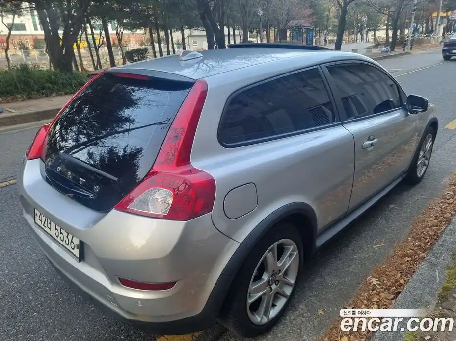 Volvo C30 2010 2.4 Автомат в Москве № 164853, фото 16