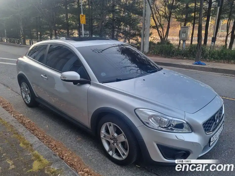 Volvo C30 2010 2.4 Автомат в Москве № 164853, фото 17