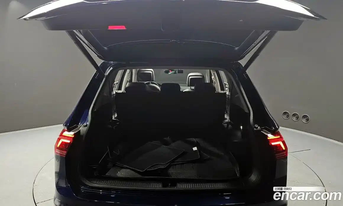 Volkswagen Tiguan 2023 2.0 Автомат в Москве № 168403, фото 17