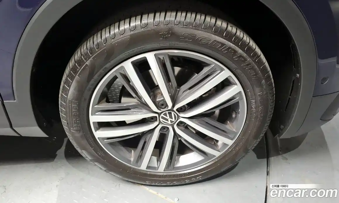 Volkswagen Tiguan 2023 2.0 Автомат в Москве № 168403, фото 18