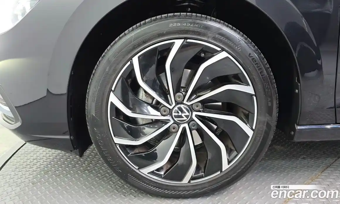 Volkswagen Golf 2023 2.0 Автомат в Москве № 168599, фото 17