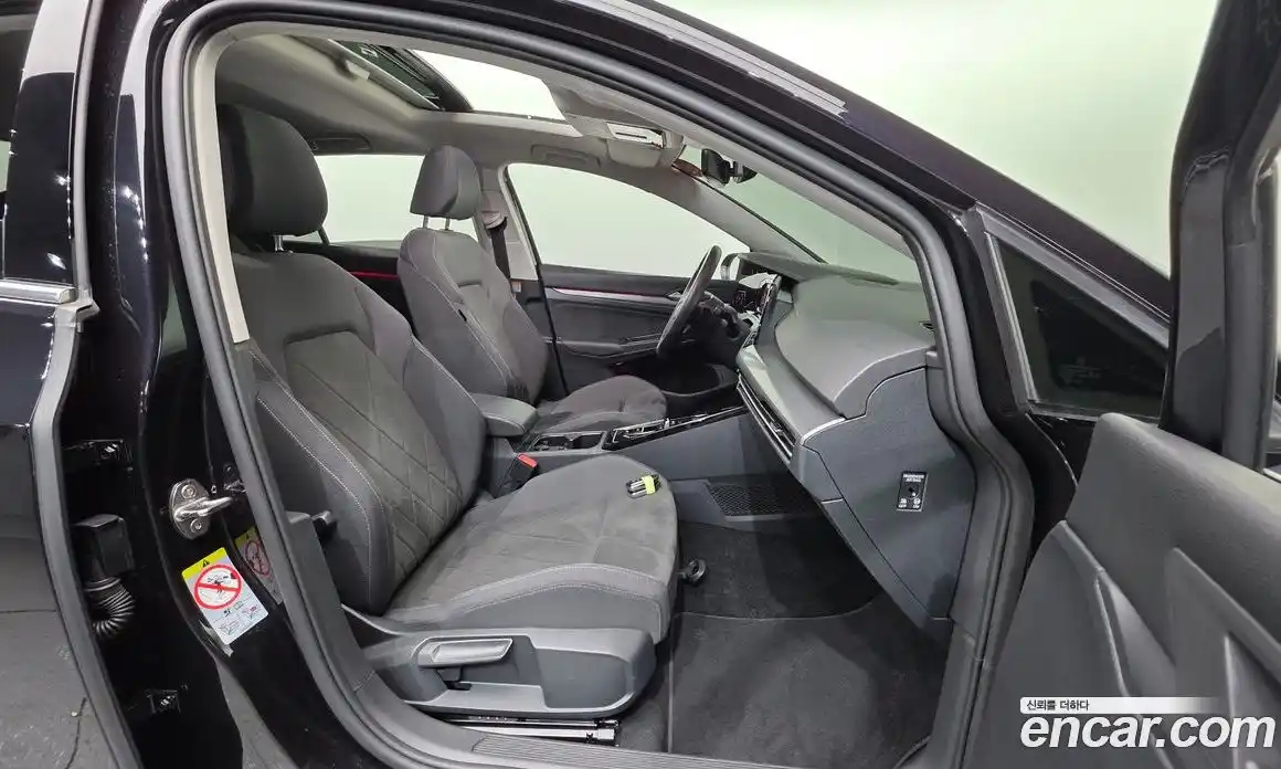 Volkswagen Golf 2023 2.0 Автомат в Москве № 168599, фото 10