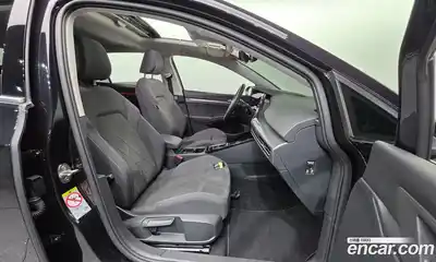 Volkswagen Golf 2023 2.0 Автомат в Москве № 168599, миниатюра 10