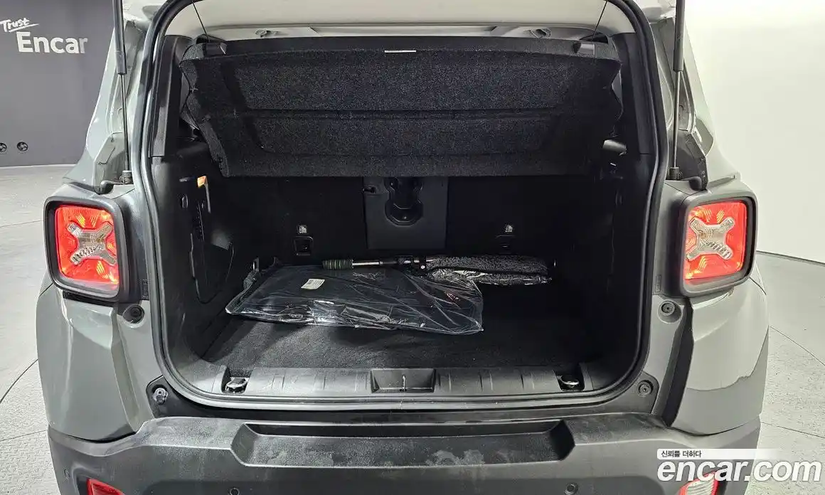 Jeep Renegade 2022 1.3 Автомат в Москве № 169531, фото 16