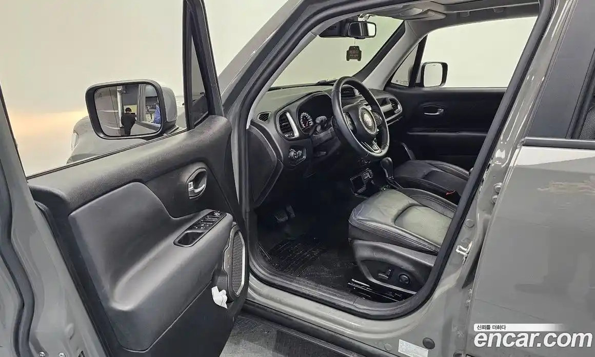 Jeep Renegade 2022 1.3 Автомат в Москве № 169531, фото 17