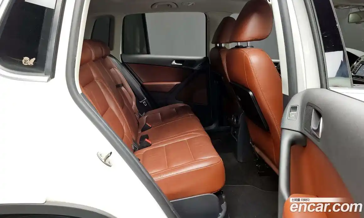 Volkswagen Tiguan 2011 2.0 Автомат в Москве № 173051, фото 12