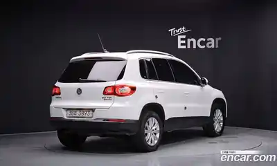 Volkswagen Tiguan 2011 2.0 Автомат в Москве № 173051, миниатюра 2