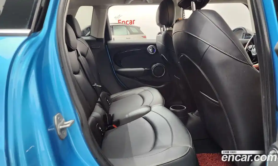 Mini Cooper 2015 1.5 Автомат в Москве № 174468, фото 14