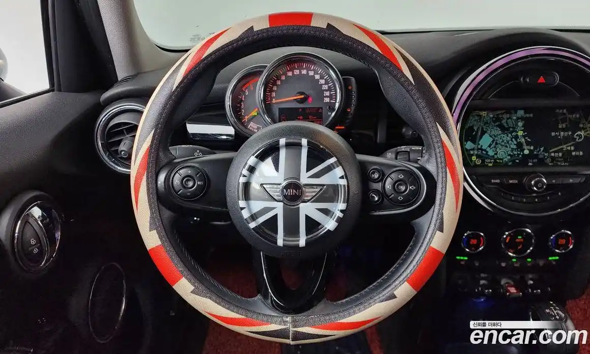 Mini Cooper 2015 1.5 Автомат в Москве № 174468, фото 15