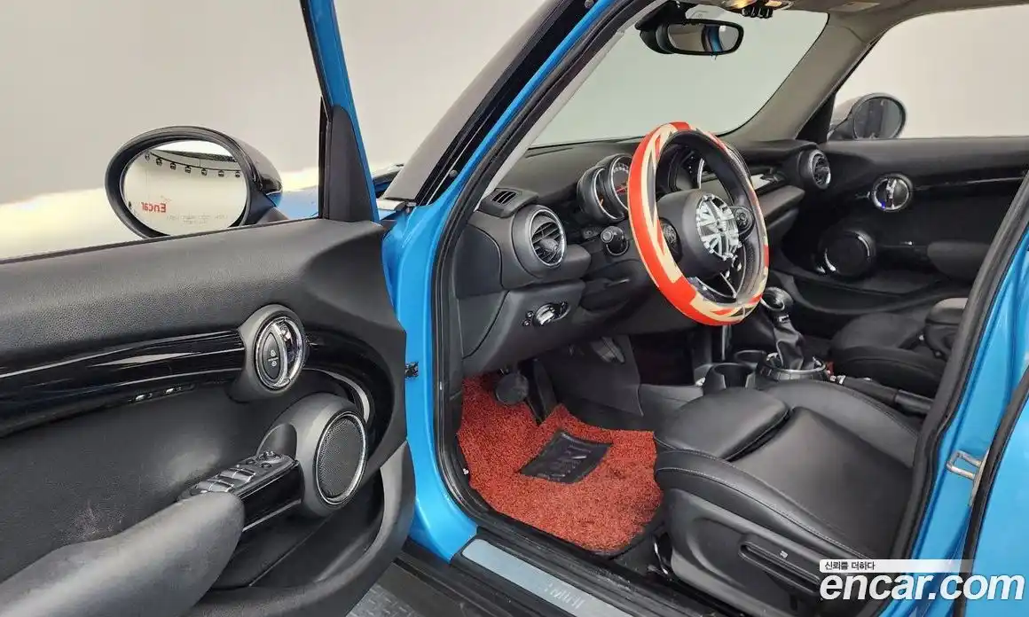 Mini Cooper 2015 1.5 Автомат в Москве № 174468, фото 6