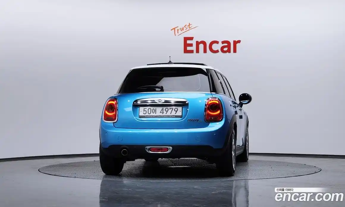 Mini Cooper 2015 1.5 Автомат в Москве № 174468, фото 8