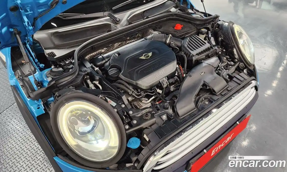 Mini Cooper 2015 1.5 Автомат в Москве № 174468, фото 9