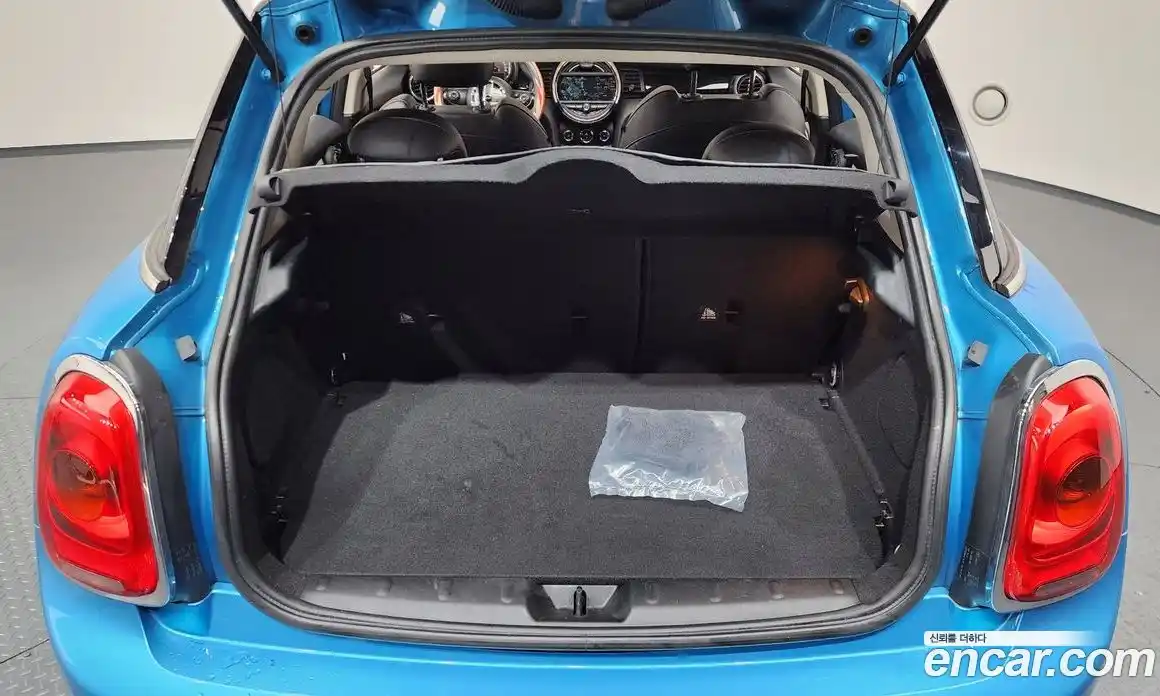 Mini Cooper 2015 1.5 Автомат в Москве № 174468, фото 10