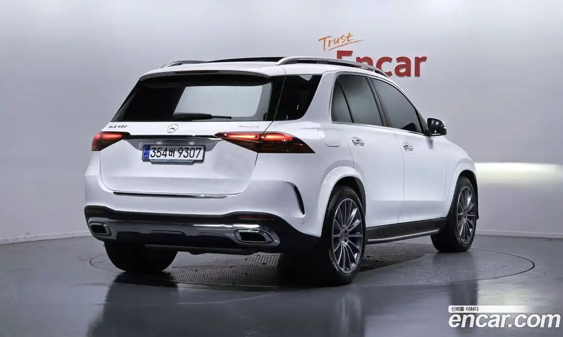 Mercedes-Benz GLE-Class 2025 3.0 Автомат в Москве № 193842, фото 2