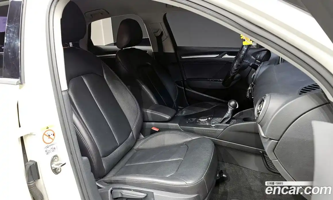 Audi A3 2015 1.6 Автомат в Москве № 194077, фото 1