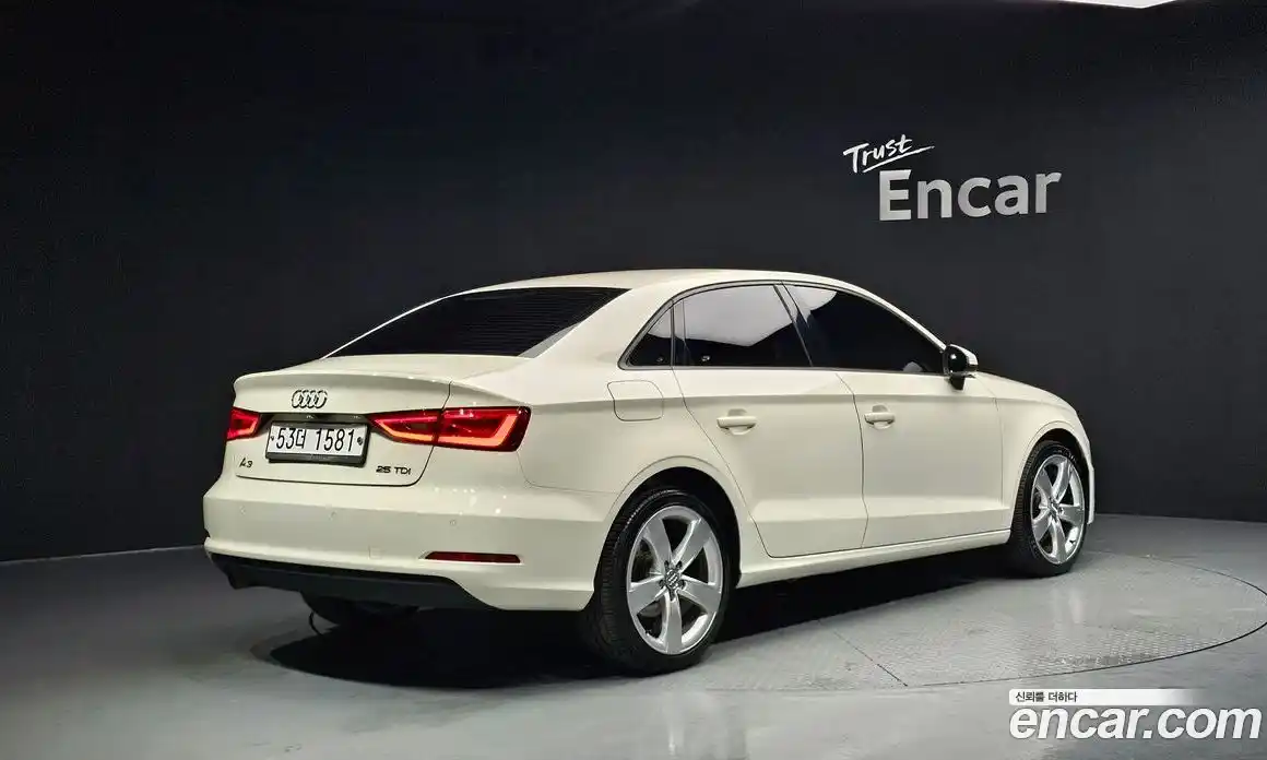 Audi A3 2015 1.6 Автомат в Москве № 194077, фото 5