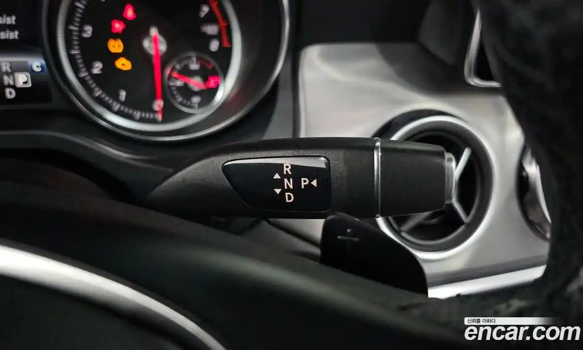 Mercedes-Benz GLA-Class 2019 2.0 Автомат в Москве № 195213, фото 19