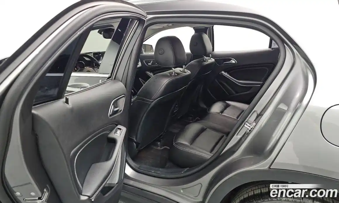 Mercedes-Benz GLA-Class 2019 2.0 Автомат в Москве № 195213, фото 20