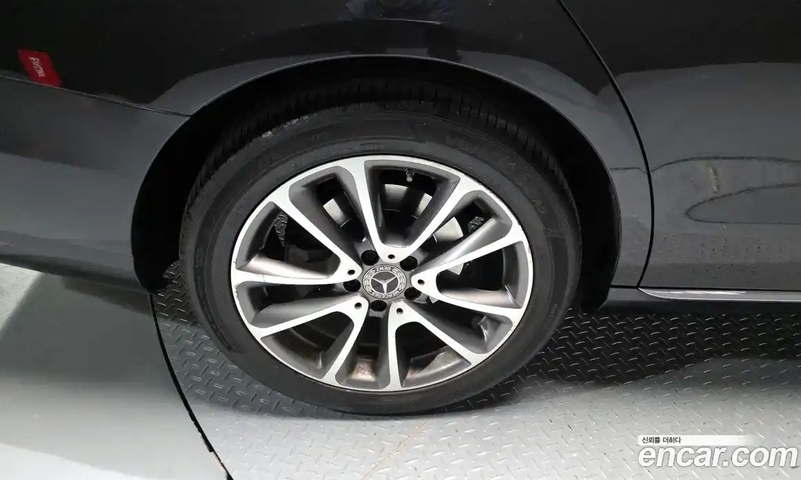 Mercedes-Benz E-Class 2019 2.0 Автомат в Москве № 195267, фото 9