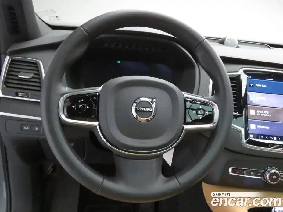 Volvo XC90 2024 2.0 Автомат в Москве № 195829, фото 13